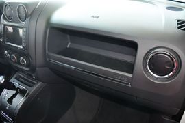 2014款Jeep自由客2.0L运动增强版