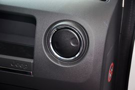 2014款Jeep自由客2.0L运动增强版