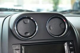 2014款Jeep自由客2.0L运动增强版