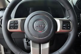 2014款Jeep自由客2.0L运动增强版