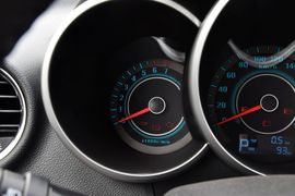 2014款长安逸动1.6L自动豪华型