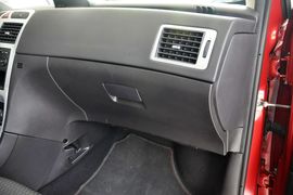 2013款标致307两厢1.6L手自一体舒适版