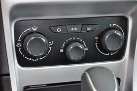 2013款标致307两厢1.6L手自一体舒适版