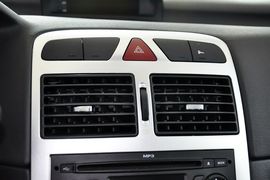 2013款标致307两厢1.6L手自一体舒适版