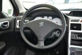 2013款标致307两厢1.6L手自一体舒适版