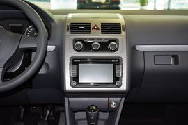 2013款大众途安1.4T手动舒适版5座