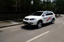 2014款比亚迪S6外出试驾