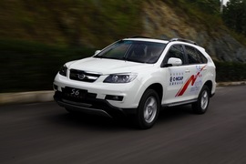 2014款比亚迪S6外出试驾