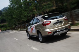 2014款比亚迪S6外出试驾