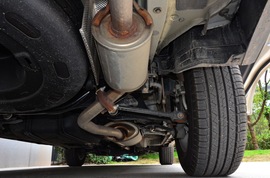 2014款比亚迪S6外出试驾