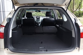 2014款比亚迪S6外出试驾