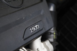 2014款比亚迪S6外出试驾