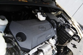 2014款比亚迪S6外出试驾