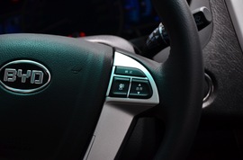 2014款比亚迪S6外出试驾