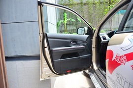 2014款比亚迪S6外出试驾