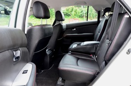 2014款比亚迪S6外出试驾