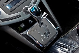 2014款比亚迪S6外出试驾