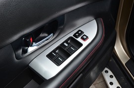 2014款比亚迪S6外出试驾