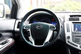 2014款比亚迪S6外出试驾