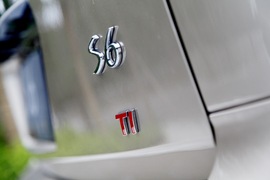 2014款比亚迪S6外出试驾