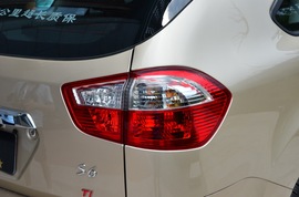 2014款比亚迪S6外出试驾