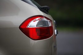 2014款比亚迪S6外出试驾