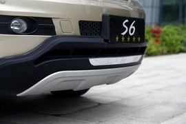 2014款比亚迪S6外出试驾