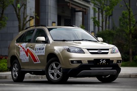 2014款比亚迪S6外出试驾