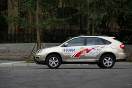 2014款比亚迪S6外出试驾