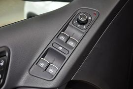 2013款大众途观1.8TSI手自一体两驱舒适版