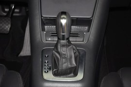 2013款大众途观1.8TSI手自一体两驱舒适版