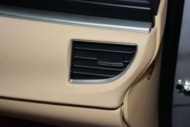 2014款丰田卡罗拉1.6L