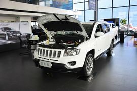 2014款Jeep指南者2.4L四驱豪华版
