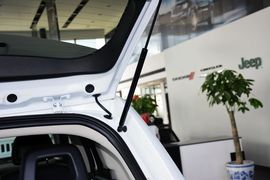 2014款Jeep指南者2.4L四驱豪华版