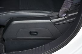 2014款Jeep指南者2.4L四驱豪华版