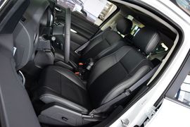 2014款Jeep指南者2.4L四驱豪华版