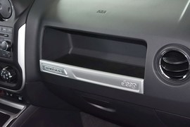 2014款Jeep指南者2.4L四驱豪华版