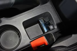 2014款Jeep指南者2.4L四驱豪华版