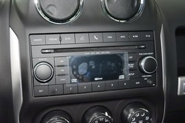 2014款Jeep指南者2.4L四驱豪华版