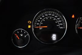 2014款Jeep指南者2.4L四驱豪华版