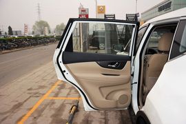 2014款日产奇骏2.0L