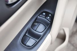 2014款日产奇骏2.0L