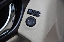 2014款日产奇骏2.0L