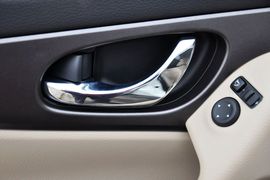 2014款日产奇骏2.0L
