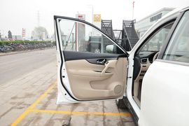 2014款日产奇骏2.0L