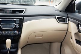 2014款日产奇骏2.0L