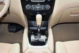 2014款日产奇骏2.0L
