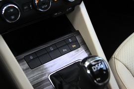 2015款斯柯达新明锐外出试驾