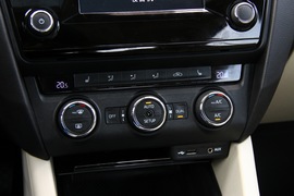 2015款斯柯达新明锐外出试驾