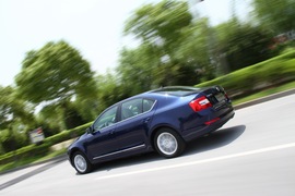 2015款斯柯达新明锐外出试驾